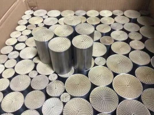購入 高催化物負荷 ユーロIII放出基準とコーディエライト+SUS409素材の三方向催化コンバーター オンライン製造