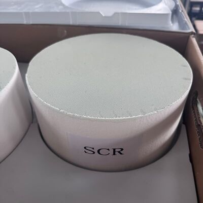 購入 非道路機械用の低熱膨張および高機械強度丸型コーディエライト SCR 触媒 263*127 オンライン製造