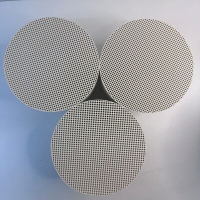 購入 二次性汚染のない,壁流と互換性のある DOC ディーゼル酸化催化剤 低点滅温度 清潔な室内フォークリフト オンライン製造