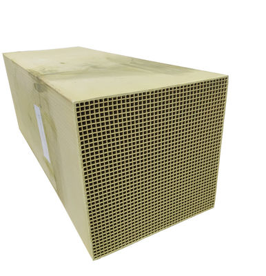 購入 ユーロ4のアルミナの蜜蜂の巣の陶磁器の触媒キャリア サポート高い流れの自在継手 オンライン製造