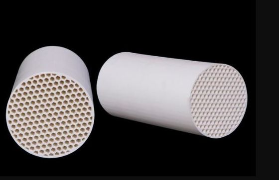 購入 600のCpsiの陶磁器の排気の触媒車の自動車排気ガスの浄化の触媒 オンライン製造