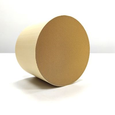 購入 TWCの触媒Pt Pd RHの三方触媒コンバーターの蜜蜂の巣の物質的なユーロ5 6 400細胞 オンライン製造