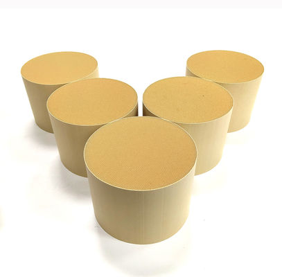 300 CPSI ユーロ 3 セラミックハニカム SCR 基板 | 触媒コンバーターメーカー